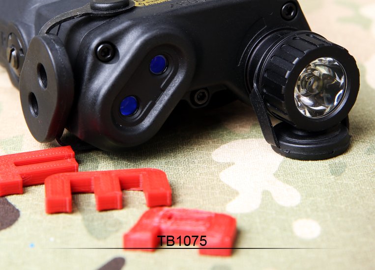 FMA AN/PEQ15 LA5-C UHP Version (LED Flashlight, Green / IR Laser) - Black