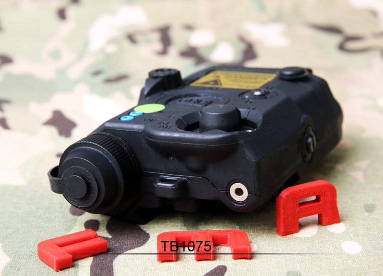 FMA AN/PEQ15 LA5-C UHP Version (LED Flashlight, Green / IR Laser) - Black