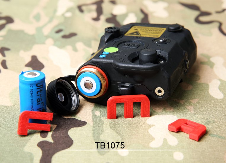 FMA AN/PEQ15 LA5-C UHP Version (LED Flashlight, Green / IR Laser) - Black