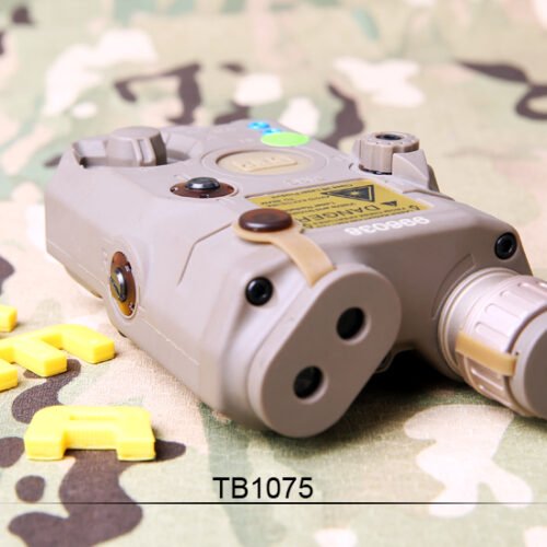 FMA AN/PEQ15 LA5-C UHP Version (LED Flashlight, Green / IR Laser) - Tan