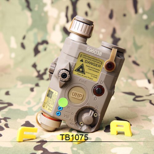 FMA AN/PEQ15 LA5-C UHP Version (LED Flashlight, Green / IR Laser) - Tan