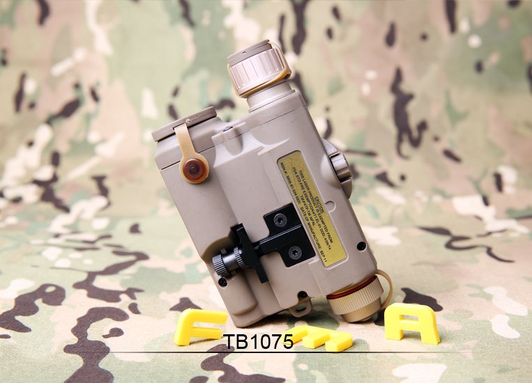 FMA AN/PEQ15 LA5-C UHP Version (LED Flashlight, Green / IR Laser) - Tan