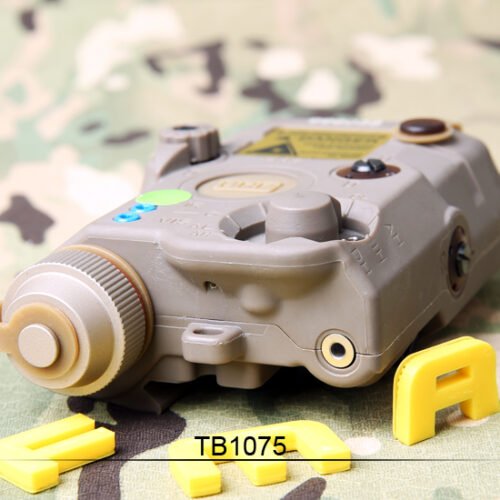 FMA AN/PEQ15 LA5-C UHP Version (LED Flashlight, Green / IR Laser) - Tan