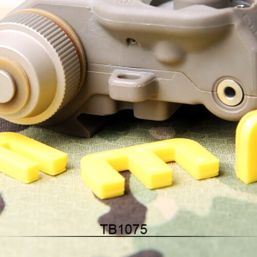 FMA AN/PEQ15 LA5-C UHP Version (LED Flashlight, Green / IR Laser) - Tan