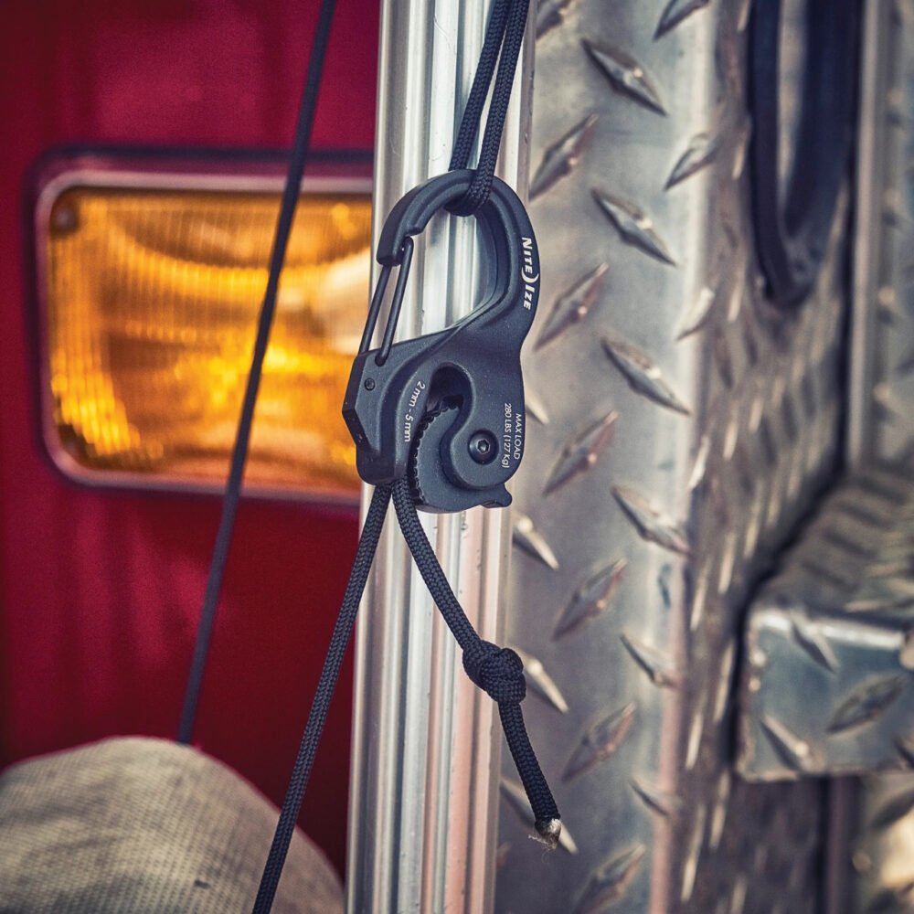 44380 CamJam(R) XT(TM) Aluminum Rope Tightener plus 10ft Rope, black - large