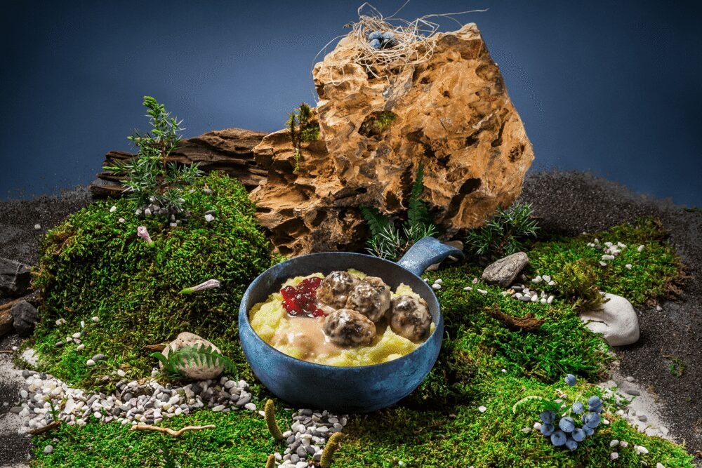 KIDS Swedish meatballs with cream sauce and mashed potatoes