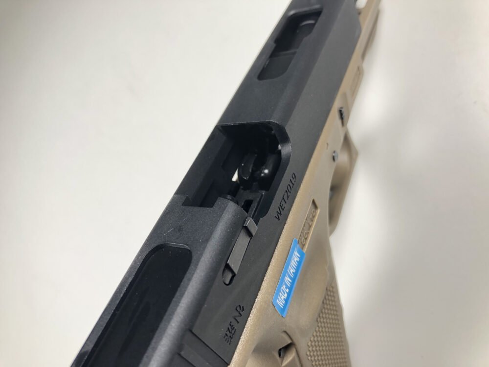 WE GBB Gas Pistol R18C Gen4 - Black/Tan