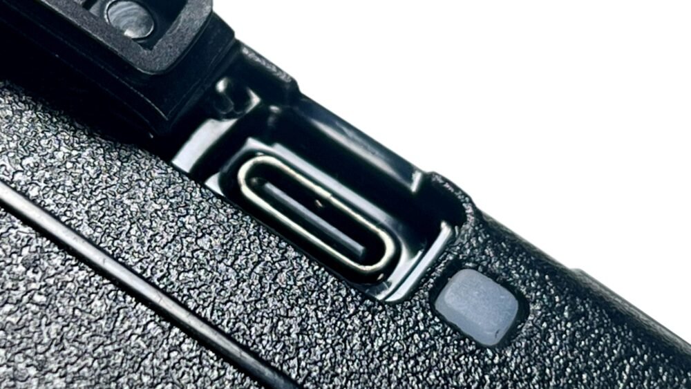 63633 Li-Ion Battery for the Baofeng UV-5R Radio, 2800 mAh with USB-C charging