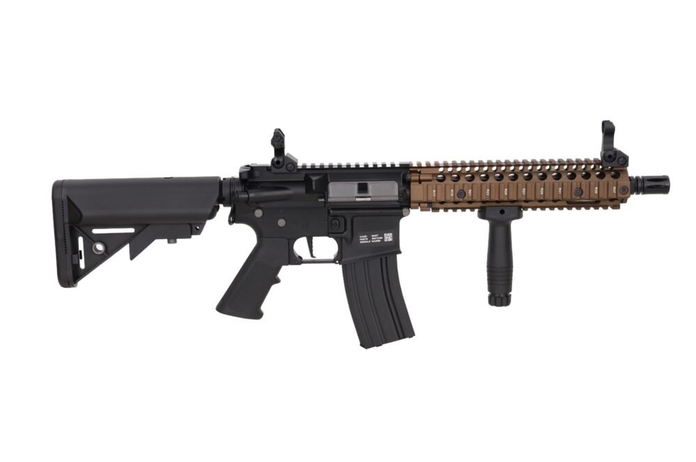 85895 SA Colt x Daniel Defense(R) MK18 10.5" Gen2 (SA-E19 EDGE(TM) HAL 2 ETU(TM)) – Chaos Bronze